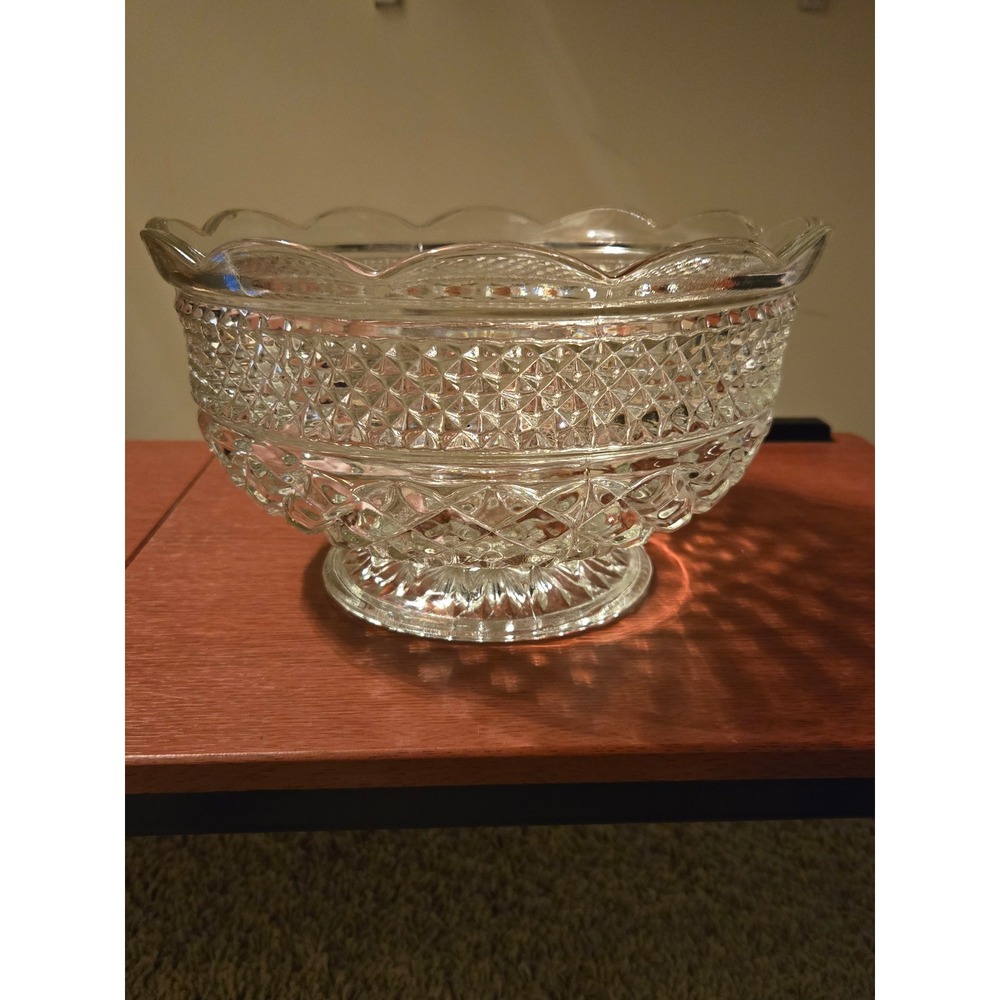 Vintage Clear Pressed Glass Fruit Bowl Diamond Point Scalloped Edge Pedestal 8in